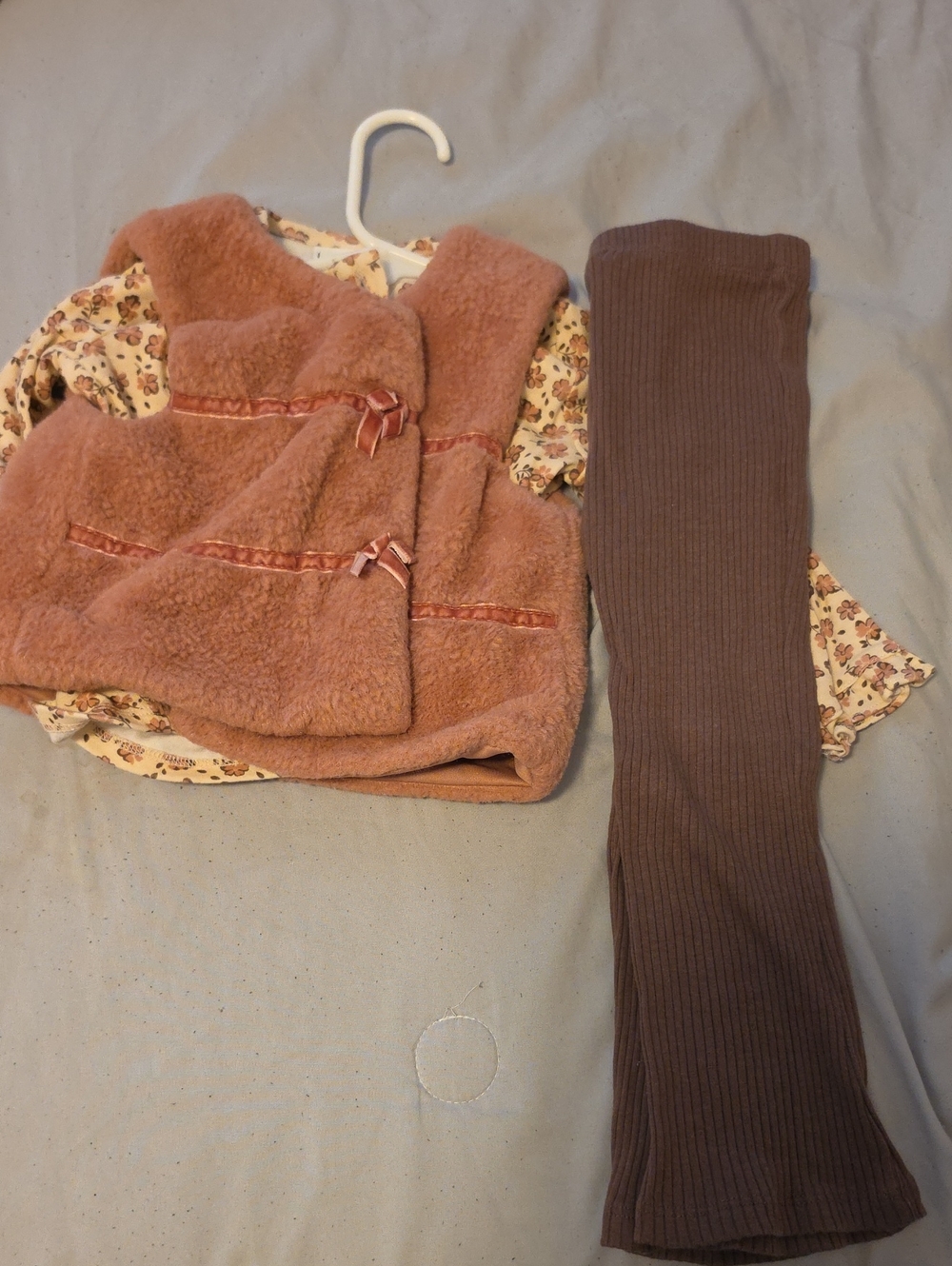 Girls Fuzzy Mauve Vest with Floral Long-Sleeve Top And Pants
